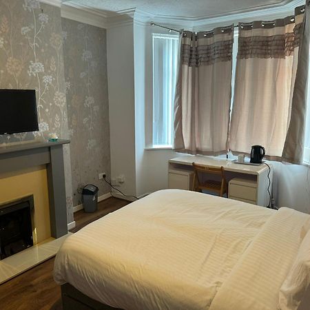 Poshval Hotel Манчестър Екстериор снимка
