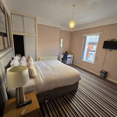 Poshval Hotel Манчестър Екстериор снимка